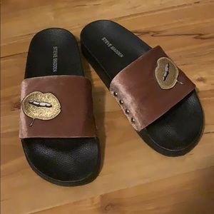 Steve Madden slides